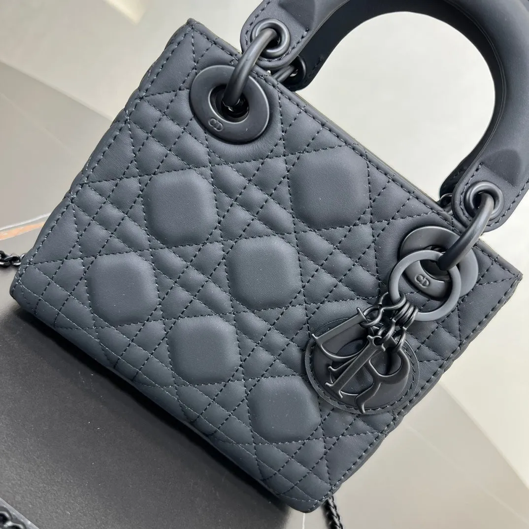 17cm Daifei Tengge Pattern 3-Grid Black Single Shoulder Handbag Bag 278123