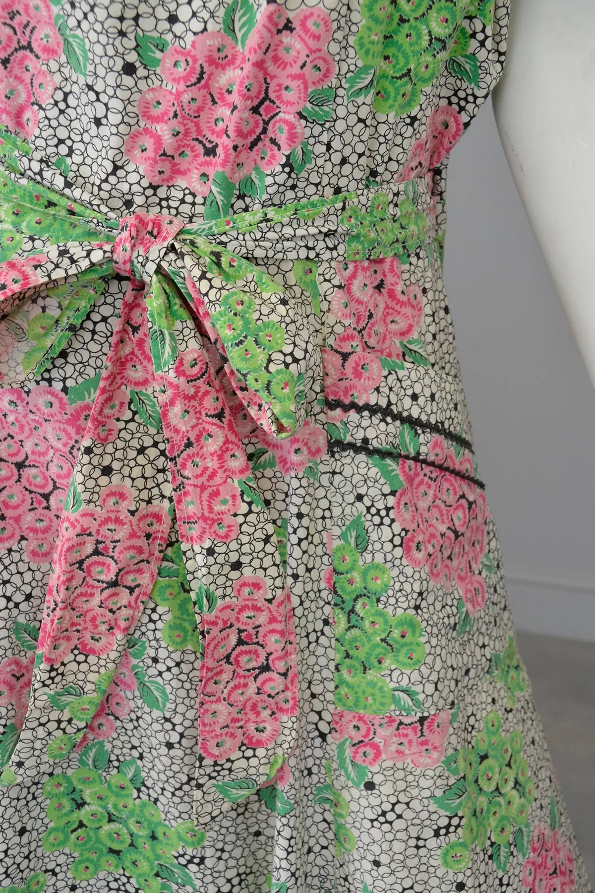 1940s 50s Pink Green Hydrangea Print Wrap House Dress