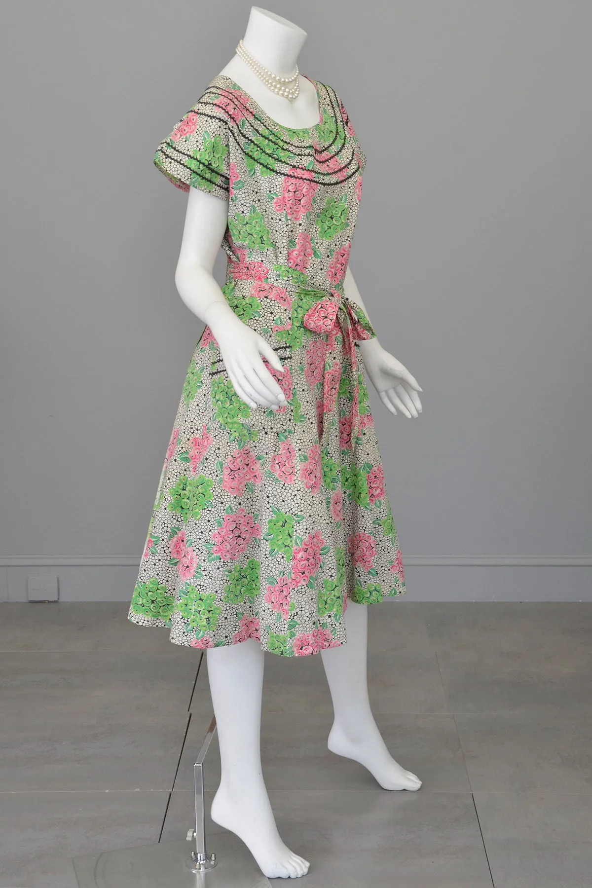 1940s 50s Pink Green Hydrangea Print Wrap House Dress