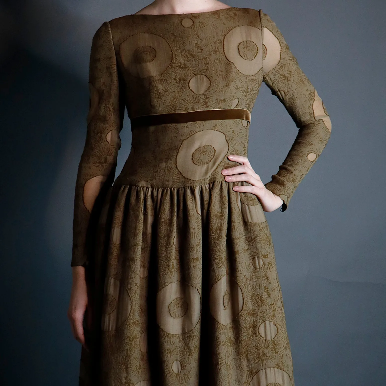 1970s Bill Blass Vintage Brown Circle Print Silk Dress w/ Velvet Ribbon