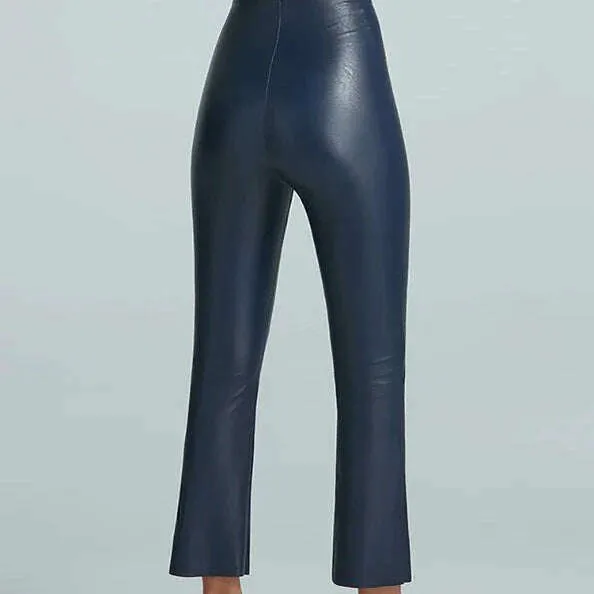 COMMANDO - Faux Leather Cropped Flare - Navy