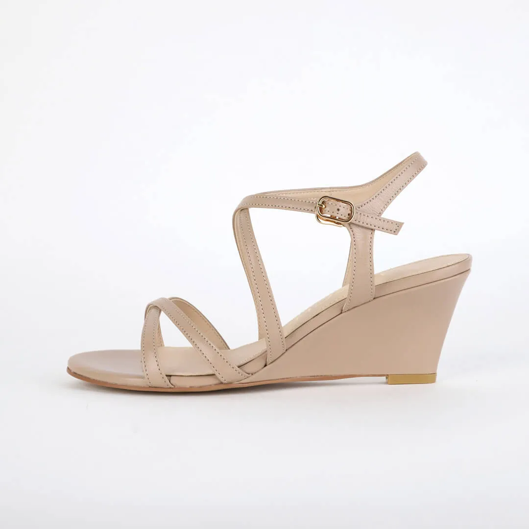 ESSIS - leather wedge